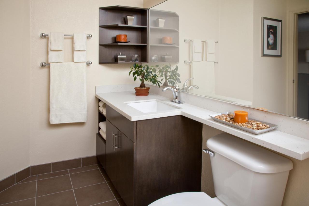 Candlewood - East By Ihg Hotel